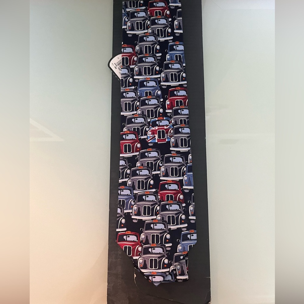 Vintage London cab men’s tie